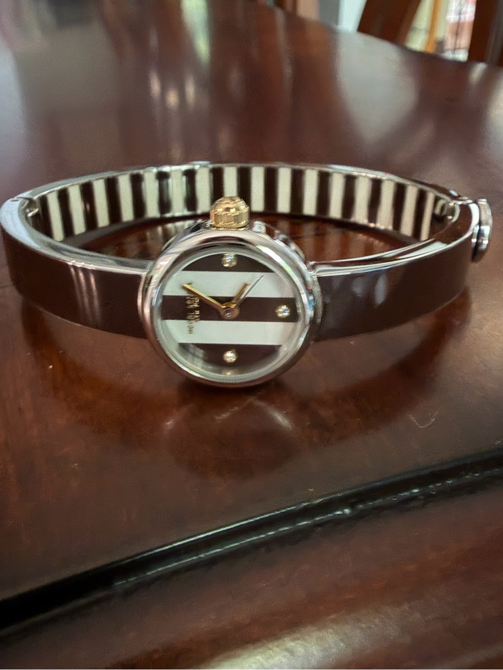 Women's Henri Bendel Brown Bangle w/ Centennial Stripes Bracelet Watch EUC